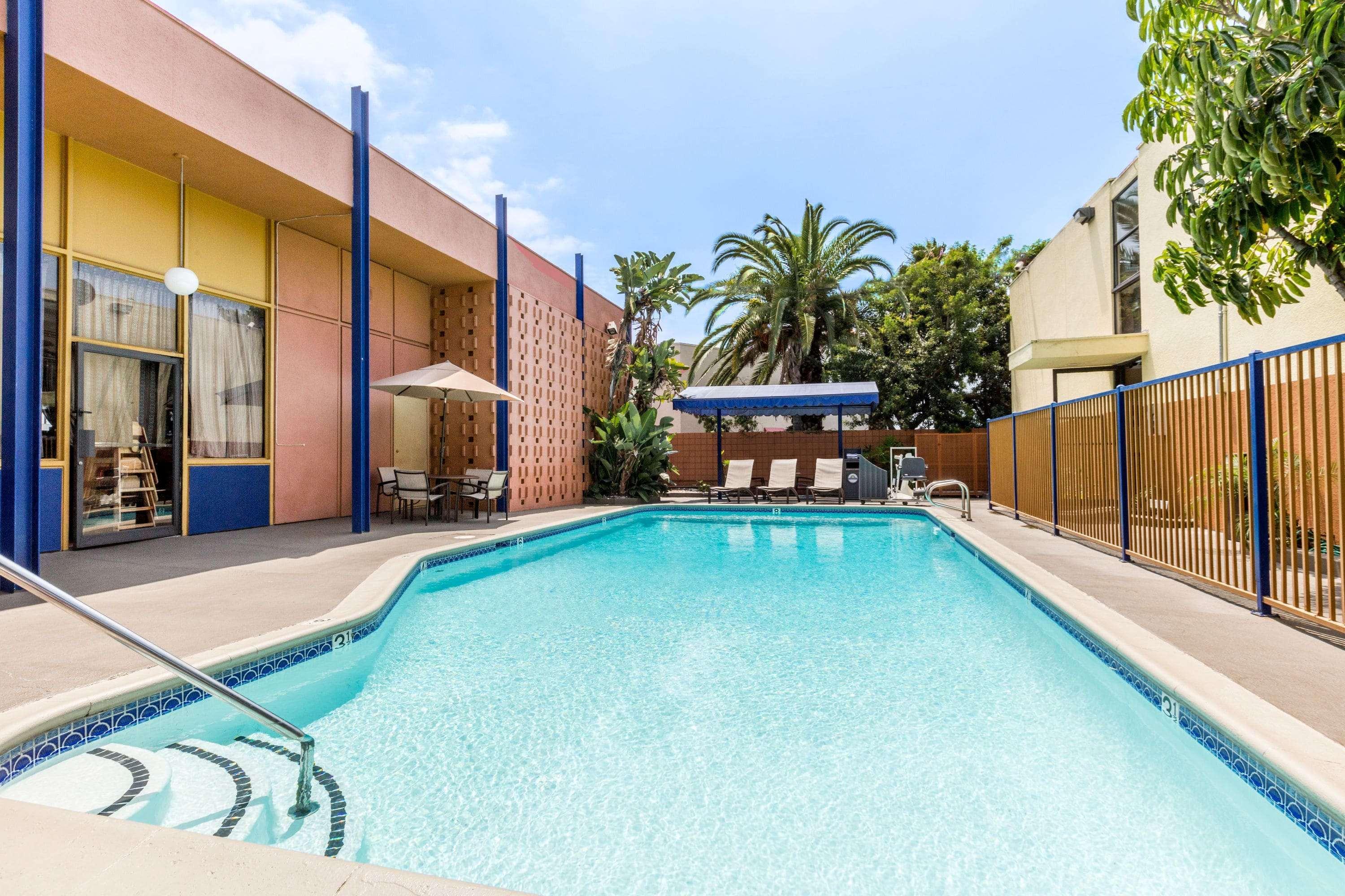 Days Inn By Wyndham Los Angeles Lax/Venicebch/Marina Delray Inglewood Exterior photo