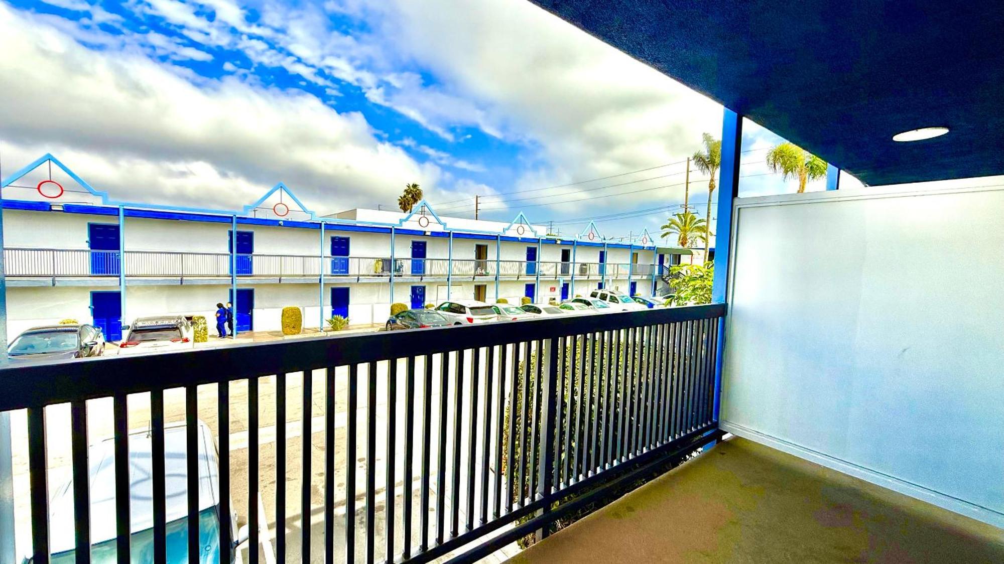 Days Inn By Wyndham Los Angeles Lax/Venicebch/Marina Delray Inglewood Exterior photo